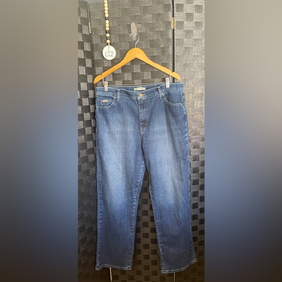 Woman’s Lee Jeans Size 16 - Picture 1 of 4